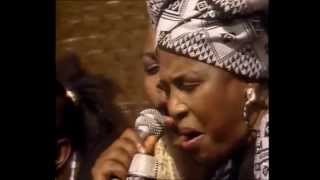 Miriam Makeba  The Retreat Song Jikele Maweni LIVE Graceland Concert [upl. by Trovillion708]